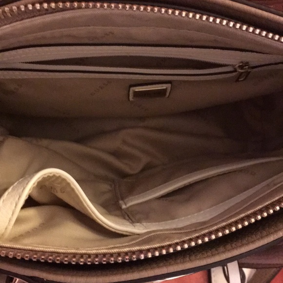 Guess Handbag - Picture 3 of 6